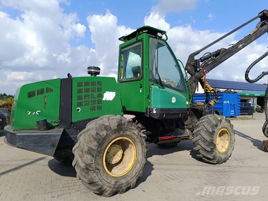 John Deere 770 D Betakarítók