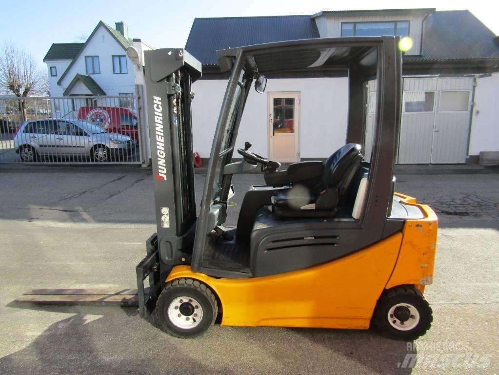 Jungheinrich EFG 320 Elektromos targoncák