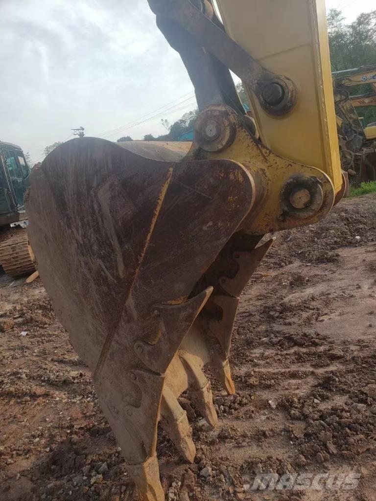 CAT 320 D Lánctalpas kotrók