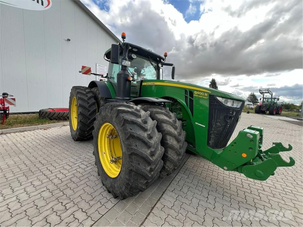 John Deere 8400 R Traktorok