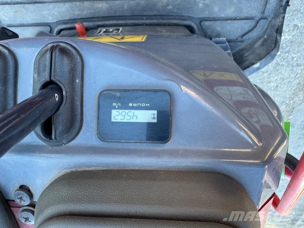 Yanmar SV08 (1E935) Mini kotrók < 7t