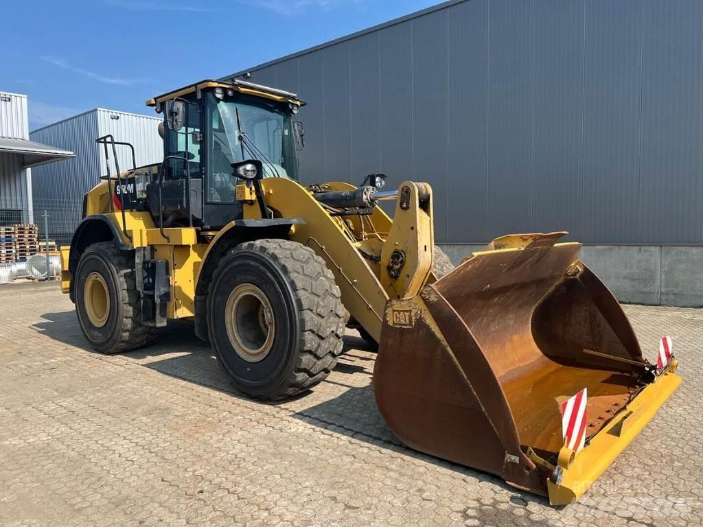 CAT 950M Gumikerekes homlokrakodók