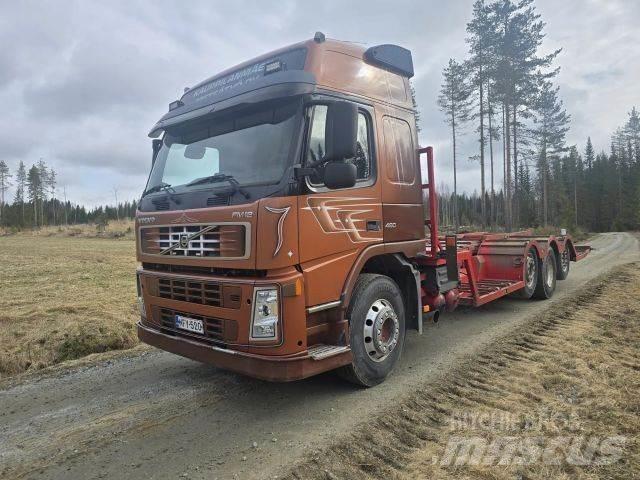 Volvo FM12 8x2 erdészeti gépszállító teherautók