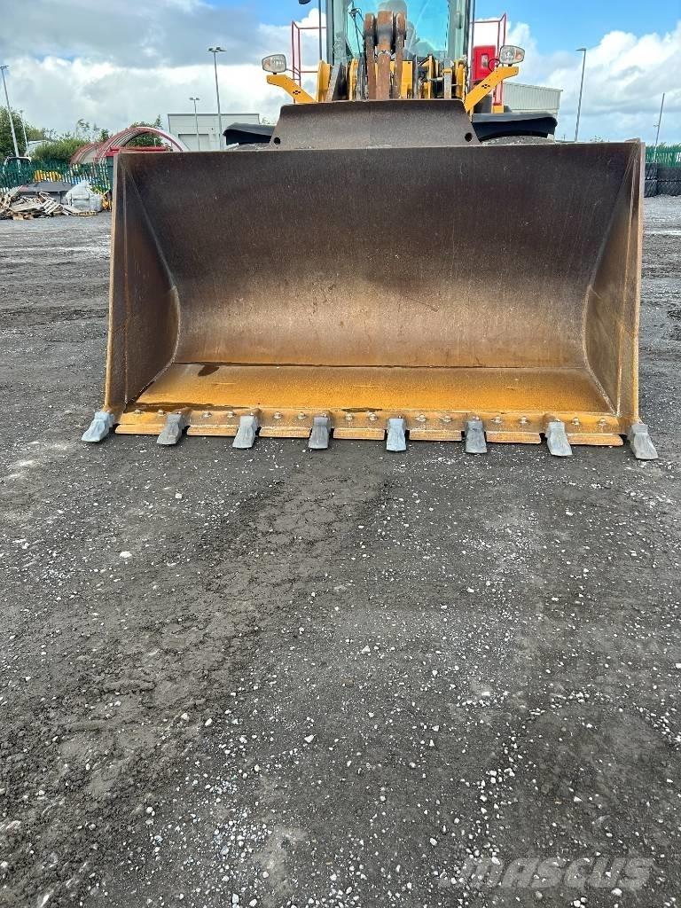 Volvo L 180 H Gumikerekes homlokrakodók