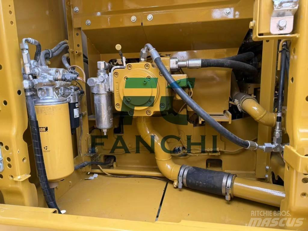 CAT 320 Lánctalpas kotrók