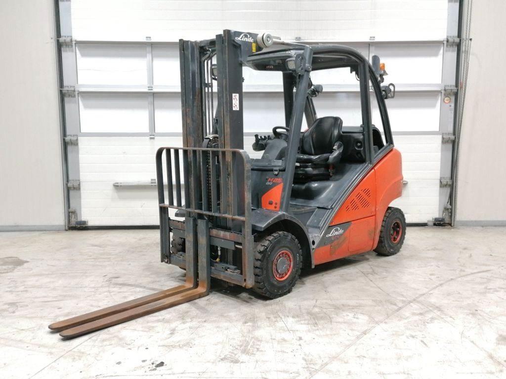 Linde H25T-01 Gázüzemű targoncák