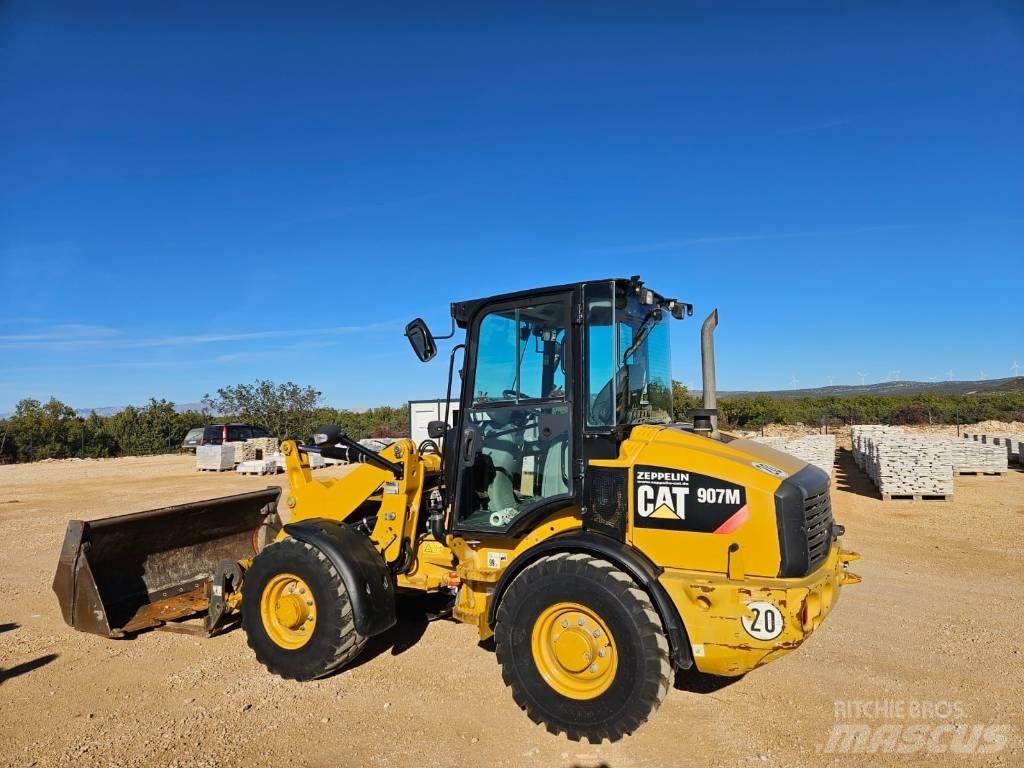 CAT 907 M Gumikerekes homlokrakodók