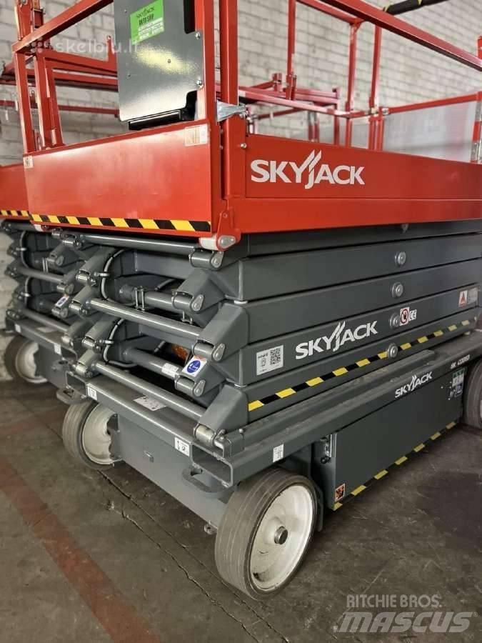 SkyJack SJ4732 Ollós emelők