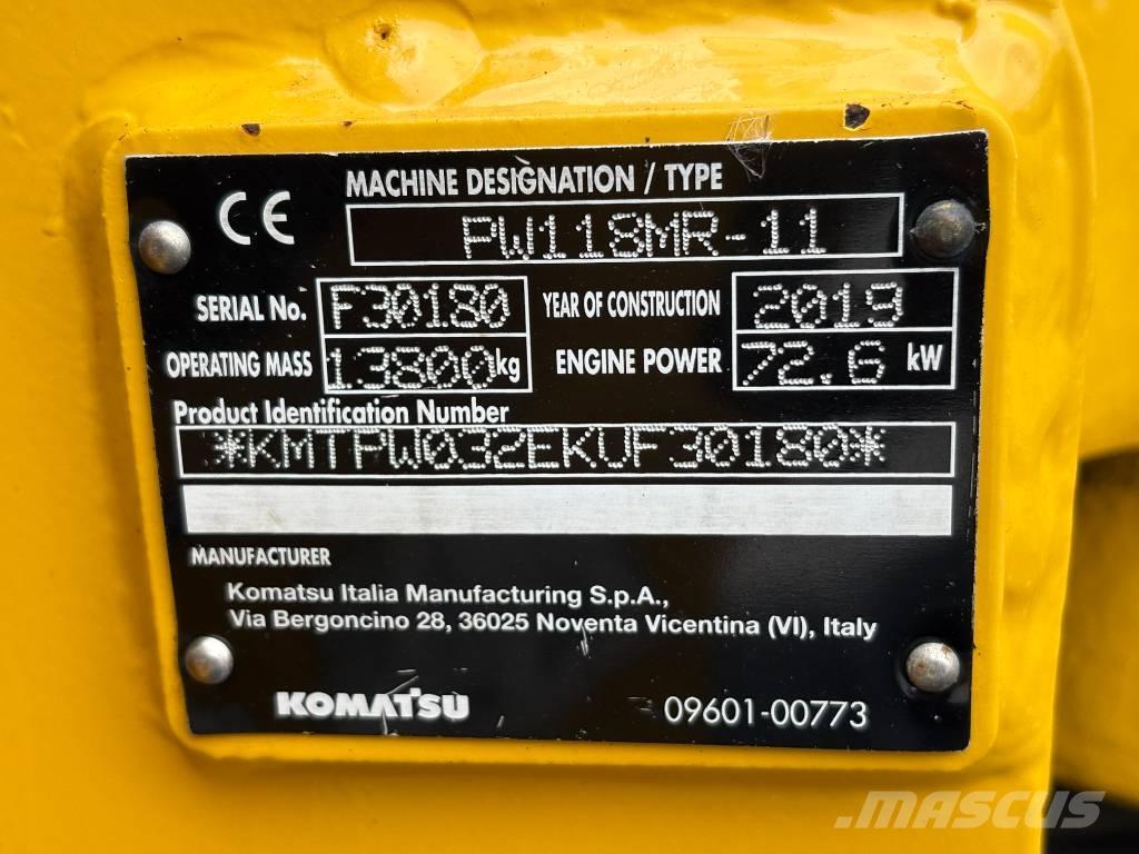 Komatsu PW118-11 Gumikerekes kotrók