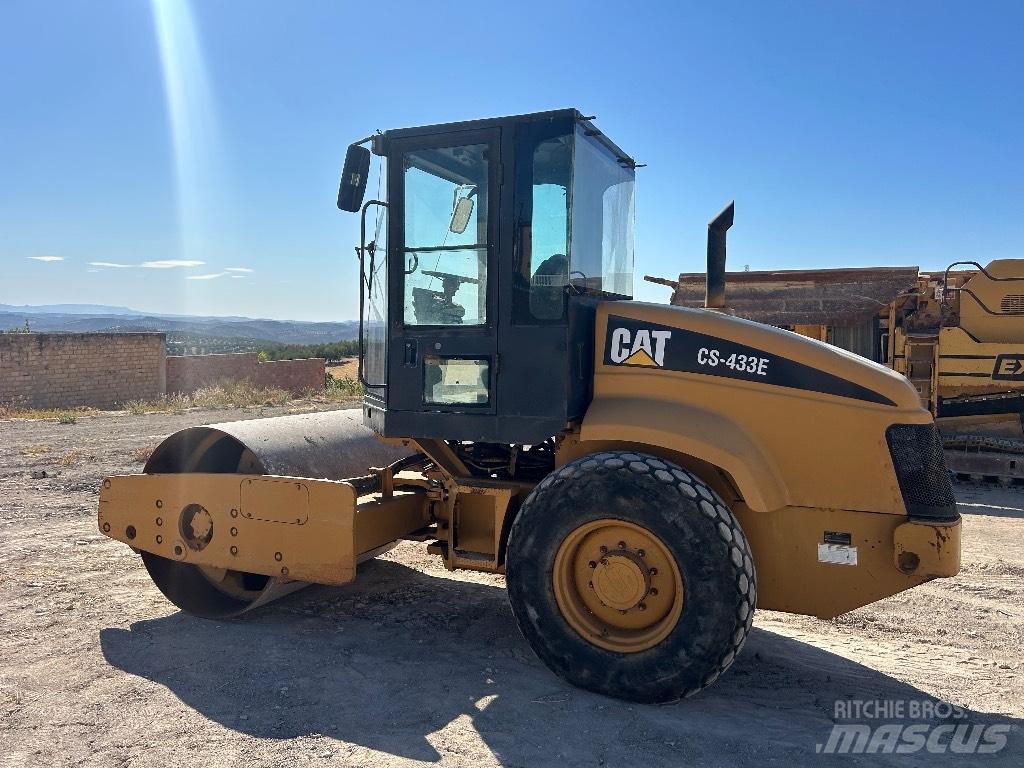 CAT CS 433 E Ikerdobos hengerek