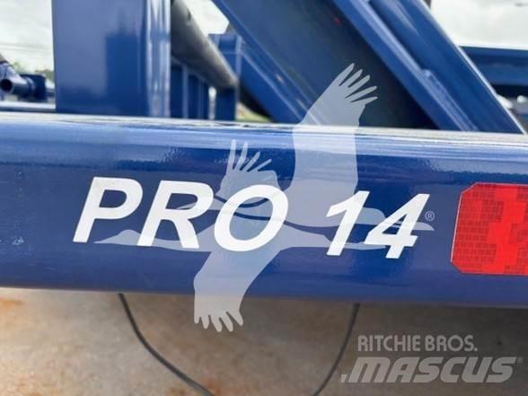Air-Tow PRO 14 Platós / Ponyvás pótkocsik