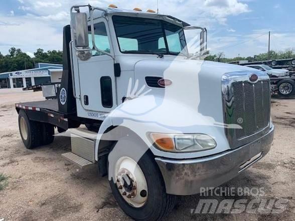 Peterbilt 335 Platós / Ponyvás teherautók