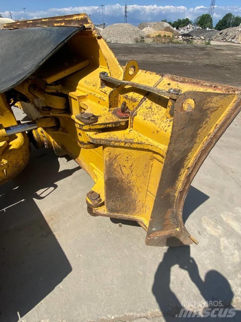 Komatsu D61PX24 lánctalpas dózerek