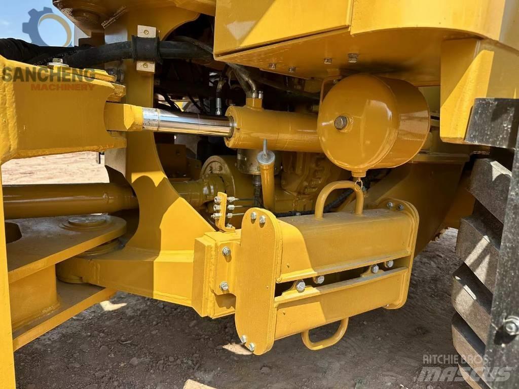 CAT 980 H Gumikerekes homlokrakodók