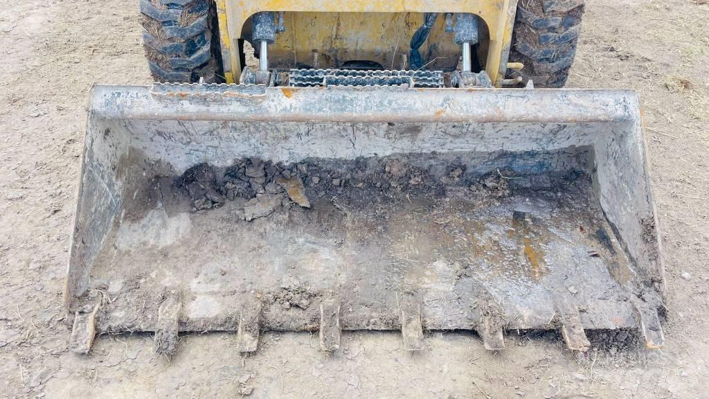 CAT 262D3 Kompaktrakodók