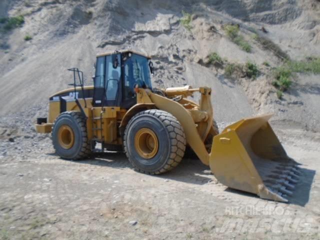 CAT 966 G Gumikerekes homlokrakodók