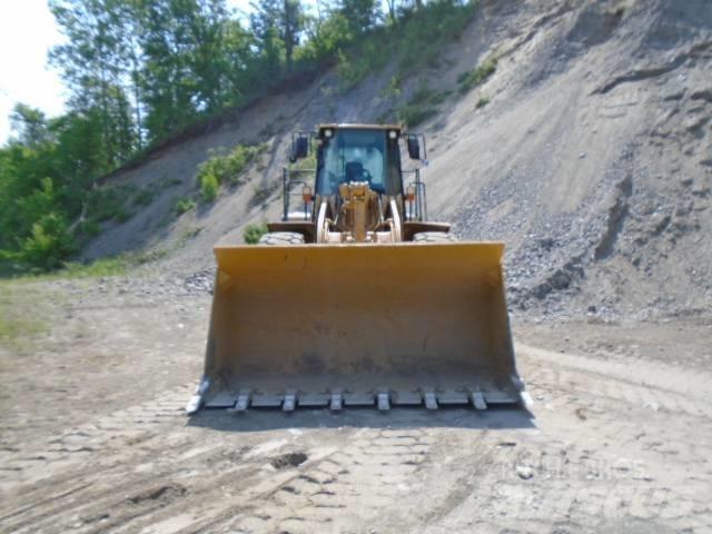 CAT 966 G Gumikerekes homlokrakodók