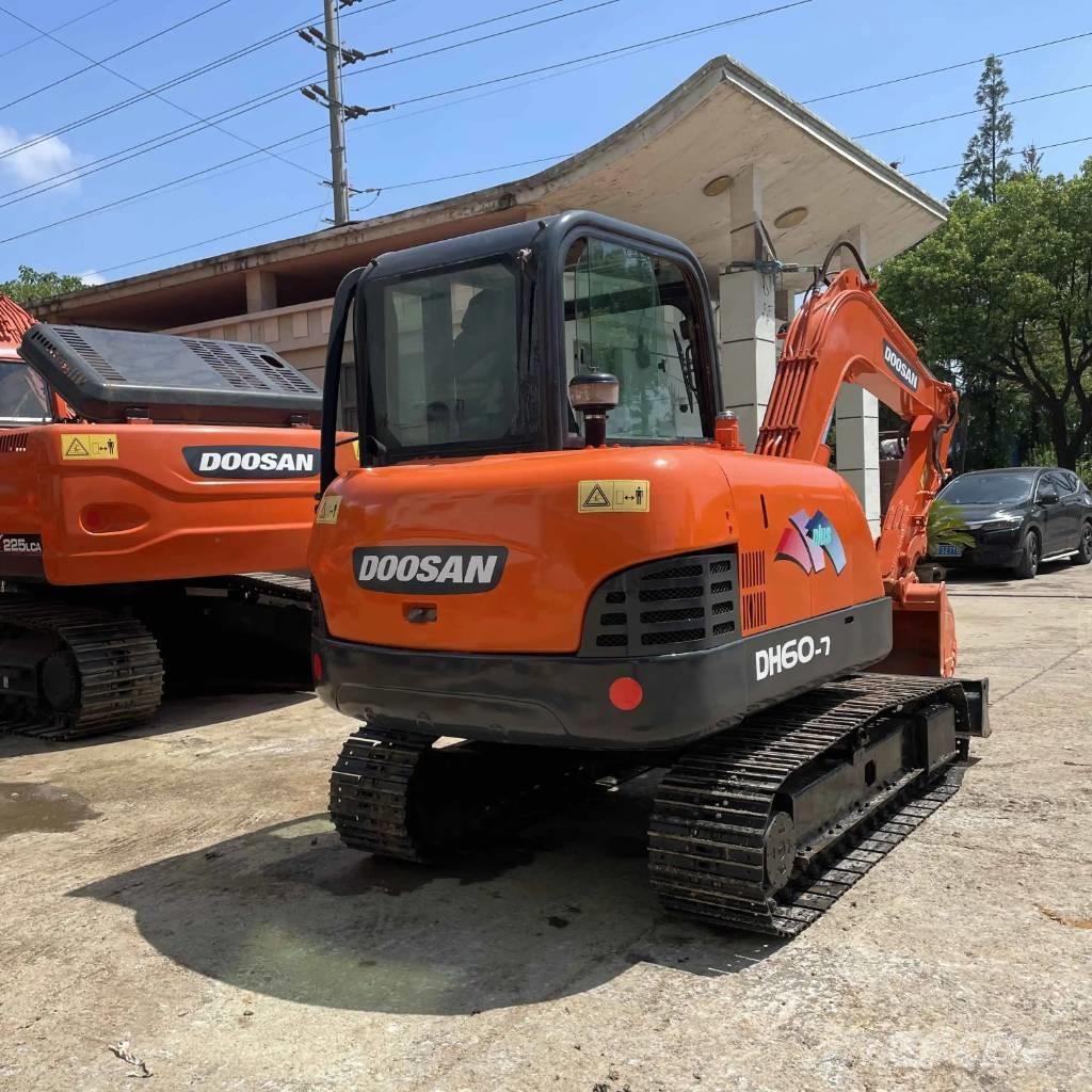 Doosan DH60-7 Mini kotrók < 7t