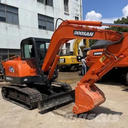 Doosan DH60-7 Mini kotrók < 7t
