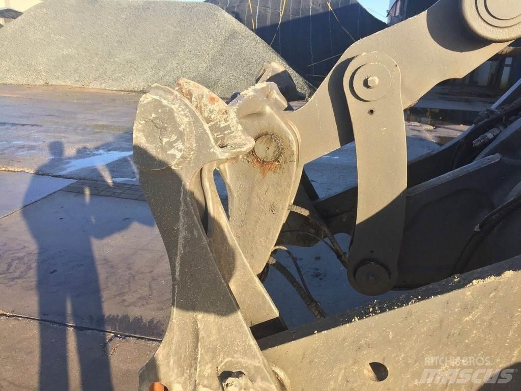 Volvo L 120 F Gumikerekes homlokrakodók