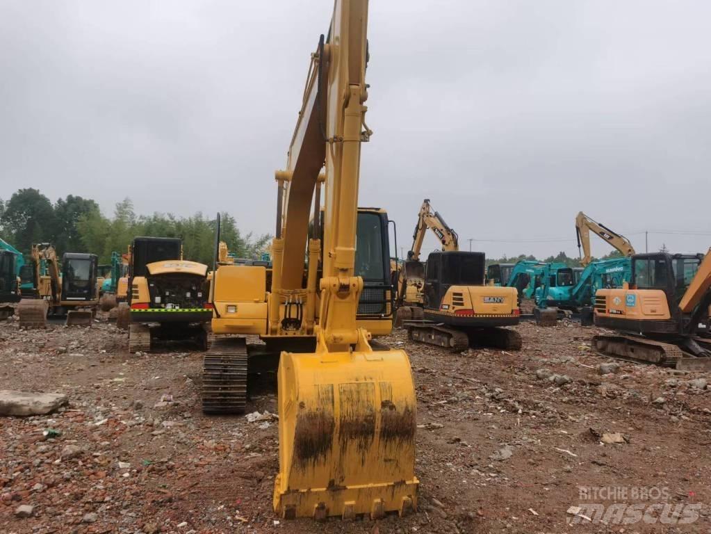 Komatsu PC 130 Közepes (midi) kotrók 7 t - 12 t