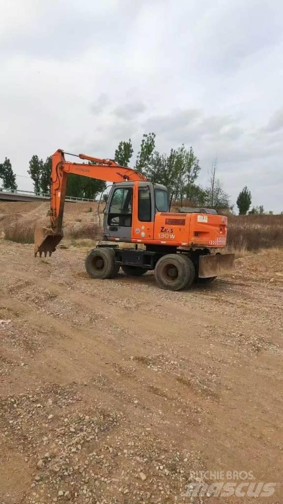 Hitachi ZX130W Gumikerekes kotrók