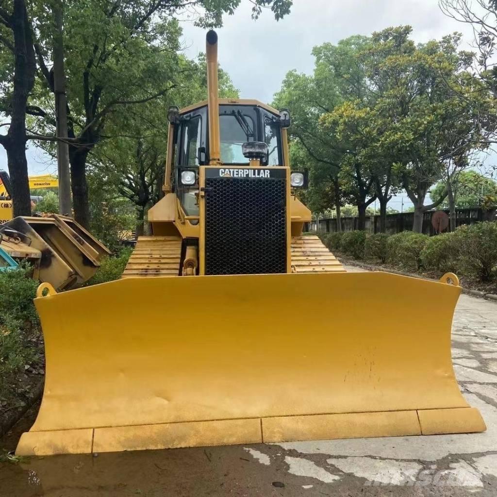 CAT D5M lánctalpas dózerek