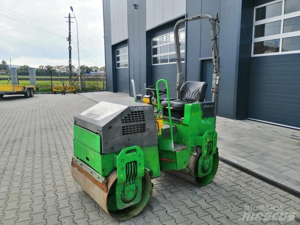 Bomag BW 100 Ikerdobos hengerek