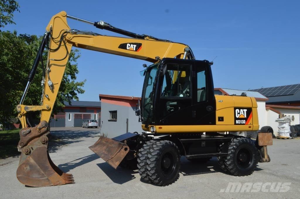 CAT M 313 D Gumikerekes kotrók