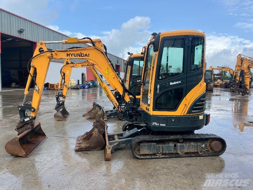 Hyundai R25Z-9 AK Mini kotrók < 7t