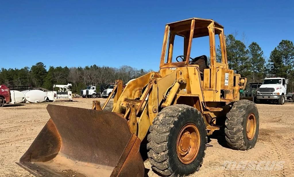 CAT 930 Gumikerekes homlokrakodók