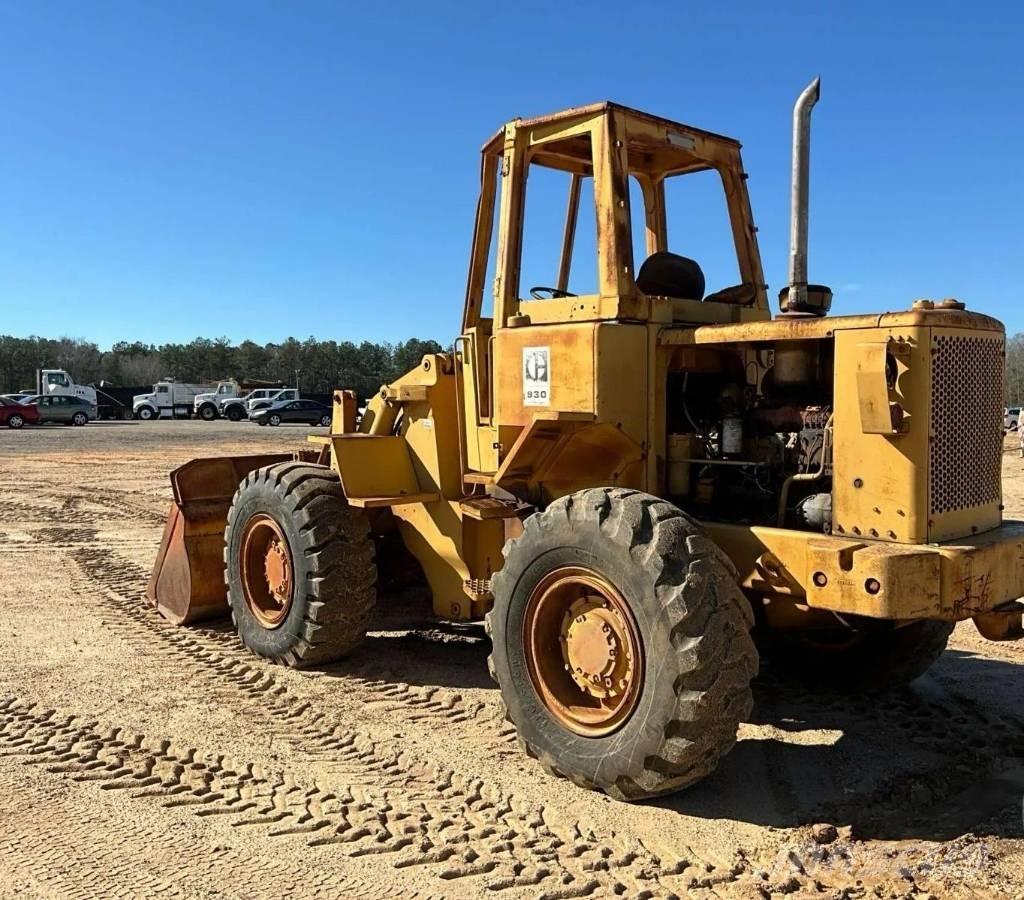 CAT 930 Gumikerekes homlokrakodók