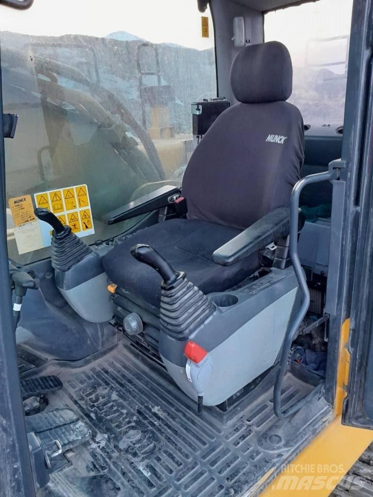 Komatsu PC390LC-8 Lánctalpas kotrók
