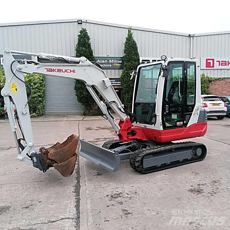 Takeuchi TB235 Mini kotrók < 7t