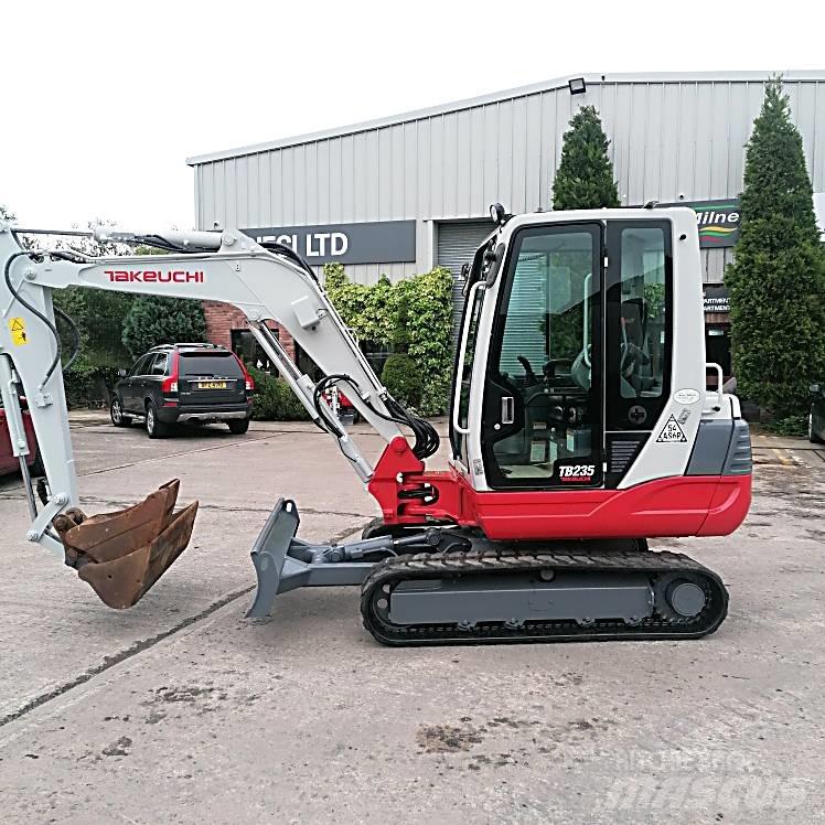 Takeuchi TB235 Mini kotrók < 7t