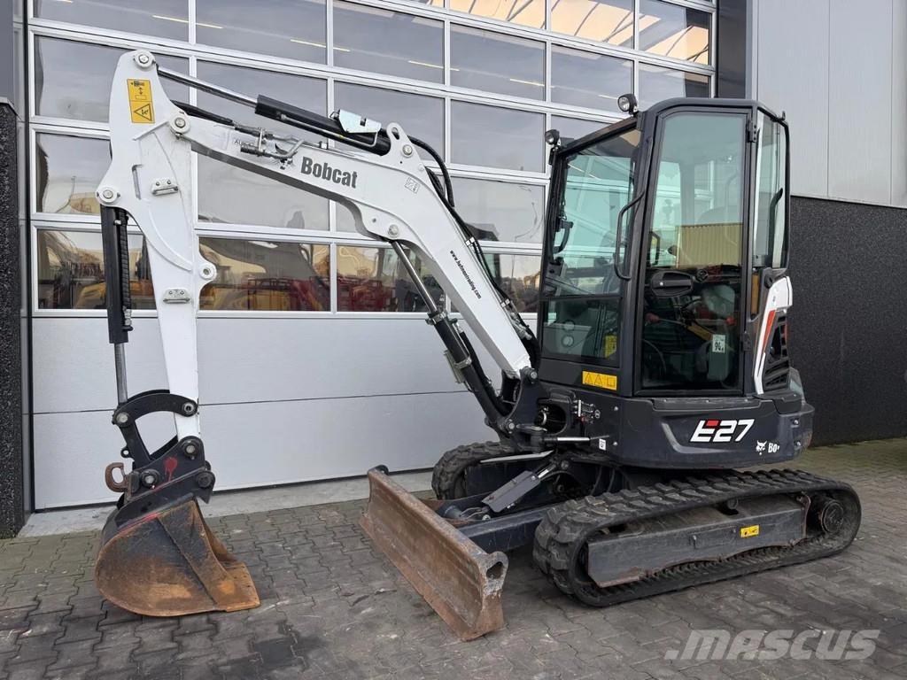 Bobcat E27 Mini kotrók < 7t