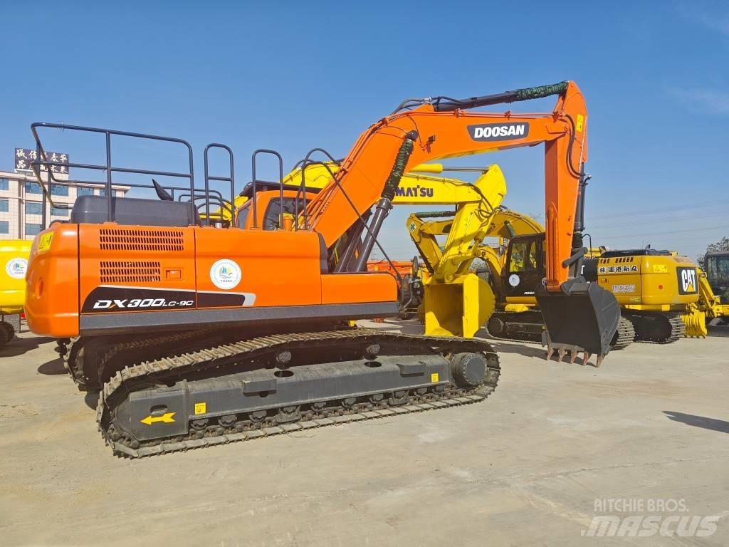 Doosan DX 300 Lánctalpas kotrók