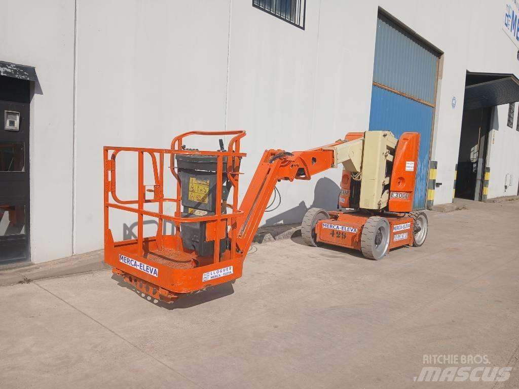 JLG E 300 AJ Karos emelők