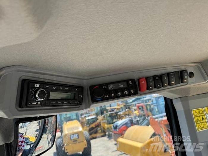 CAT 908 Gumikerekes homlokrakodók