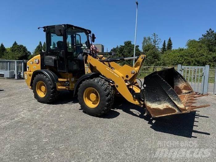 CAT 908 Gumikerekes homlokrakodók