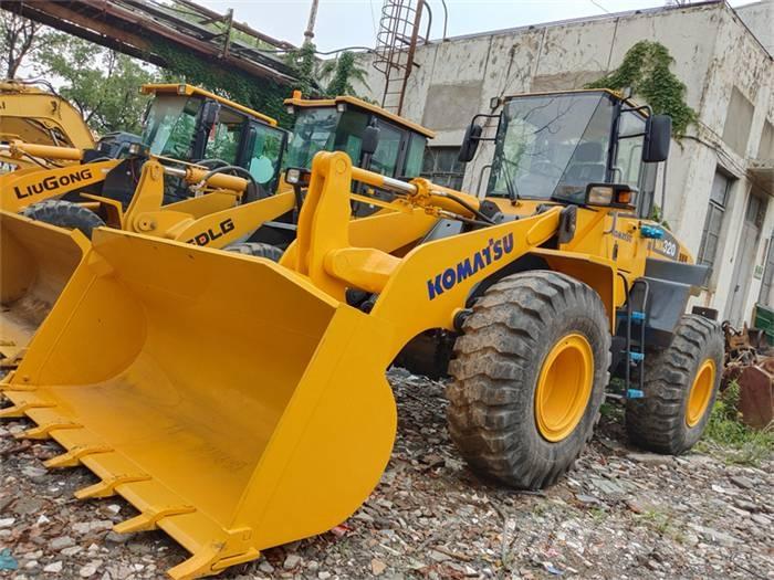 Komatsu WA 320-5 Gumikerekes homlokrakodók