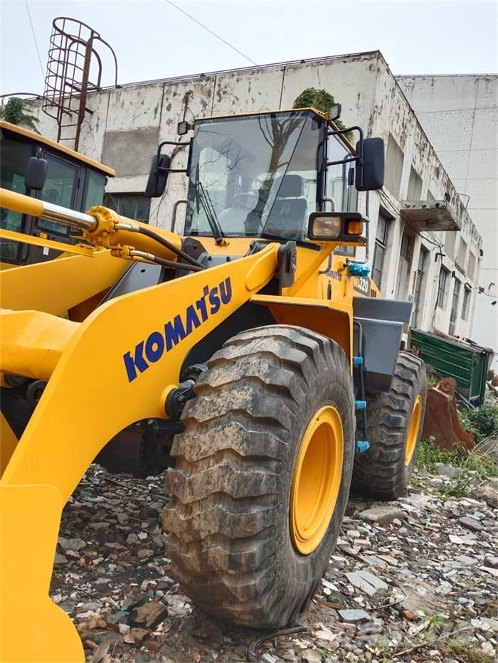 Komatsu WA 320-5 Gumikerekes homlokrakodók