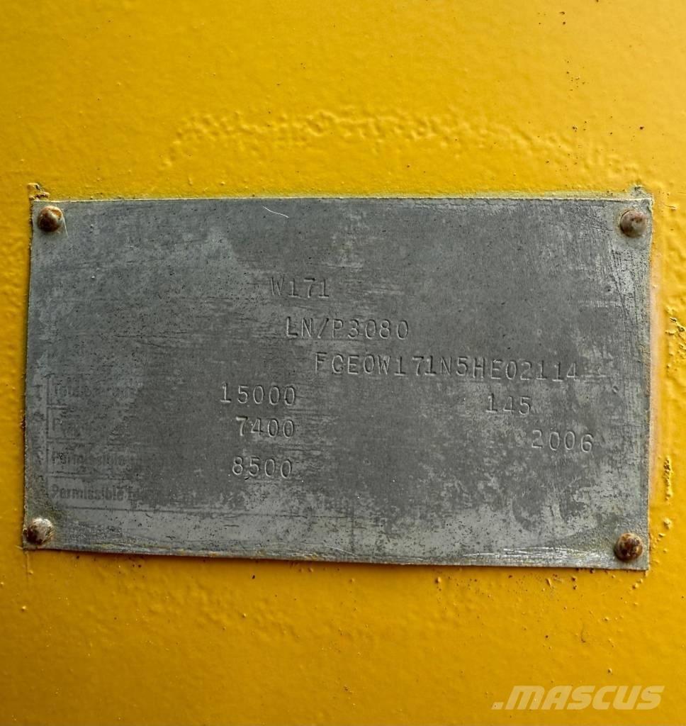 New Holland W 170 Gumikerekes homlokrakodók