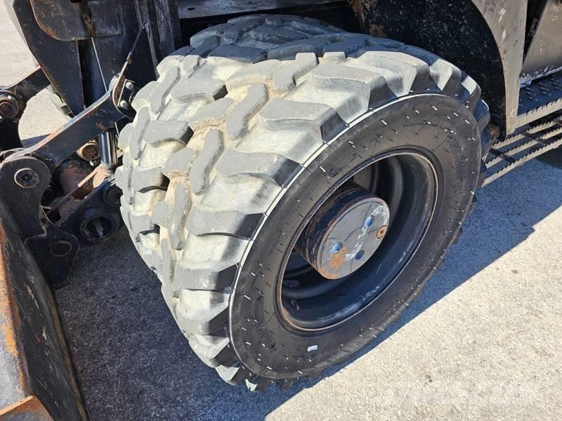Hitachi ZX 145 W-3 Gumikerekes kotrók