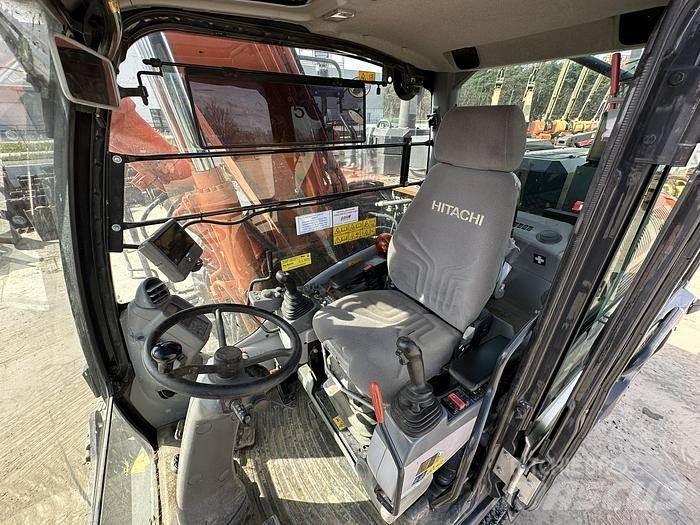 Hitachi ZX140W-6 Gumikerekes kotrók
