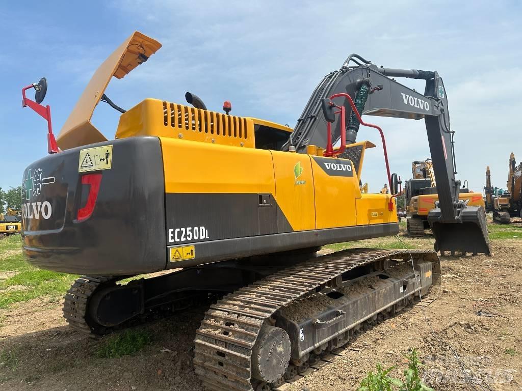 Volvo EC250D Lánctalpas kotrók