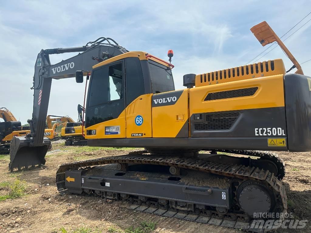 Volvo EC250D Lánctalpas kotrók