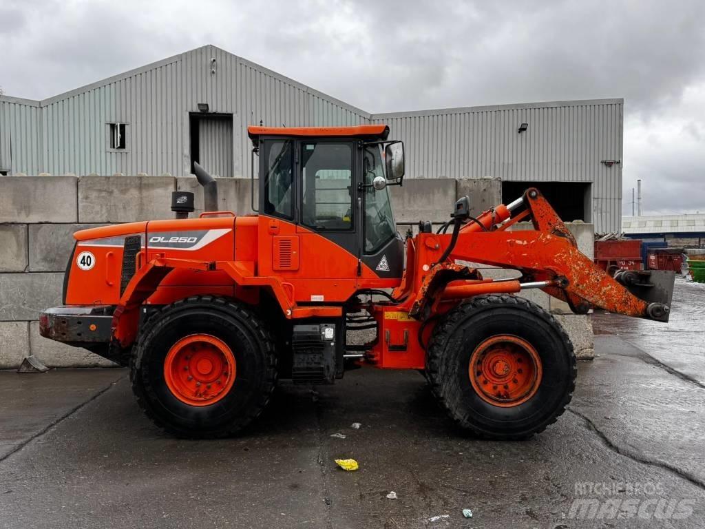 Doosan DL250-5 Gumikerekes homlokrakodók