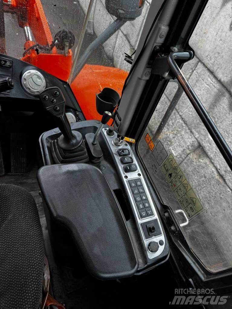 Doosan DL250-5 Gumikerekes homlokrakodók