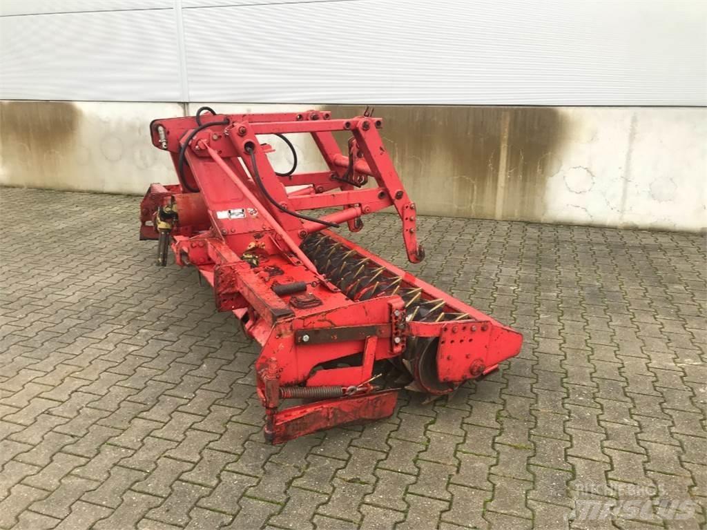 Krone KES 121-3000 Kardánhajtású ekék és Forgó-boronák